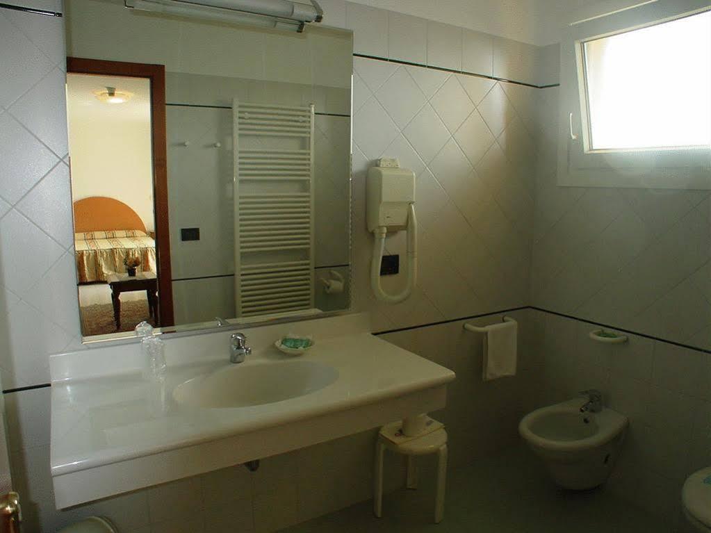 Hotel La Pigna Lignano Sabbiadoro Buitenkant foto
